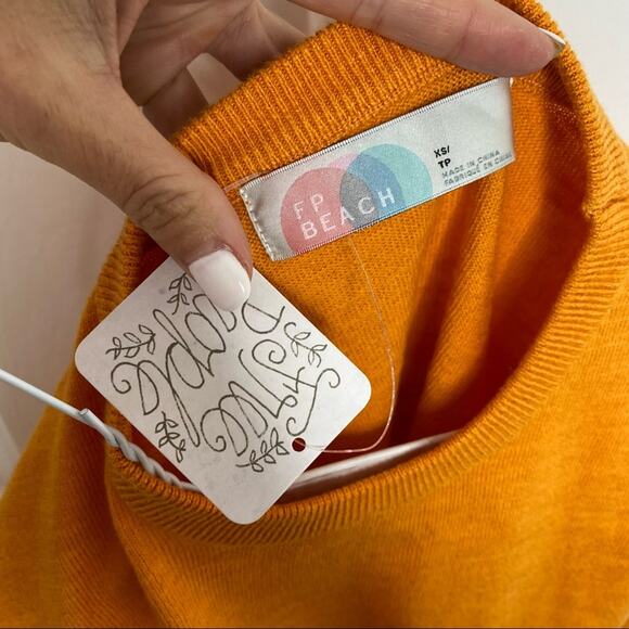 FREE PEOPLE FP Beach Womens Crew Neck Crop Sweater Top in Golden Orange Size XS - Picture 8 of 8